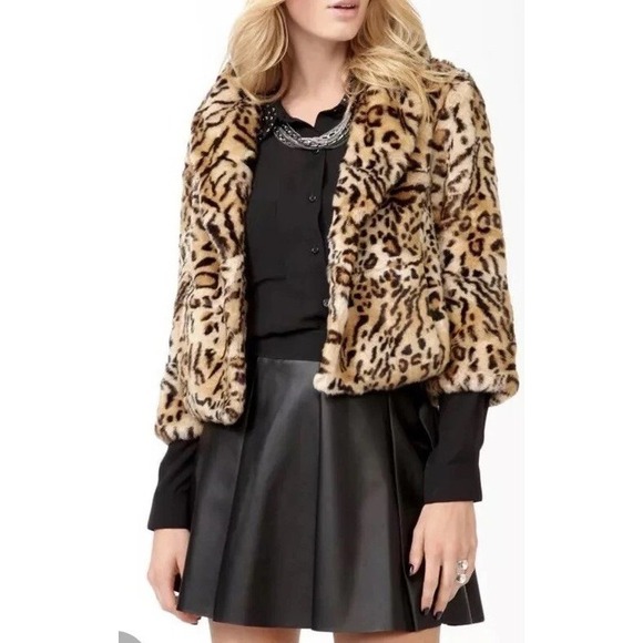 Forever 21 Jackets & Blazers - NWOT Y2K Forever 21 Faux Fur Leopard cropped Jacket Coat Women's LG DEADSTOCK